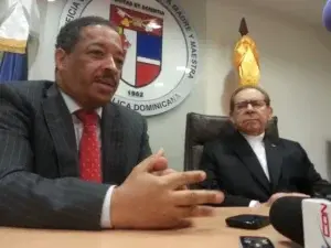 Agripino dice ha faltado voluntad política para aprobar ley de partidos