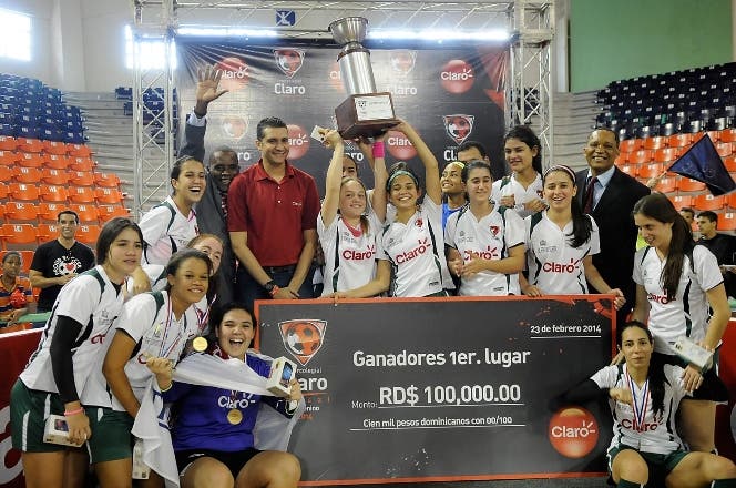 Colegio Ashton gana campeonato Intercolegial Futsal Femenino Claro 2014