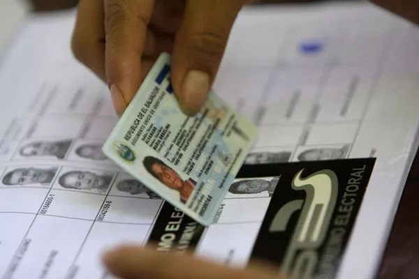 El Salvador: Elecciones transcurren sin incidentes