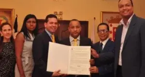 Colaborador de El Día recibe “Premio Municipal de la Juventud Santiago Apóstol 2014”