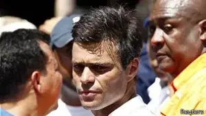 Venezuela: ordenan captura de líder opositor Leopoldo López