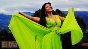 Cantante y actriz dominicana Alina Vargas promociona nuevo sencillo en Puerto Rico