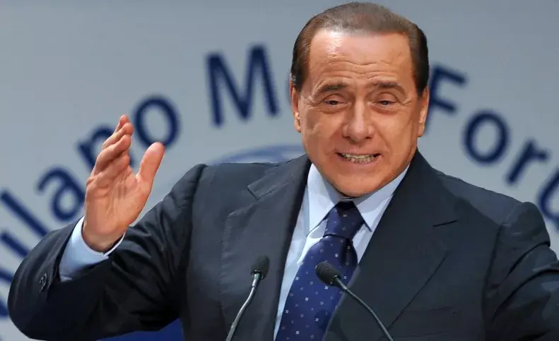 Berlusconi en cuidados intensivos por una infección pulmonar y leucemia