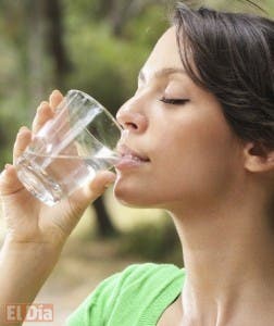 Ingesta suficiente de agua, clave en la buena salud de los riñones