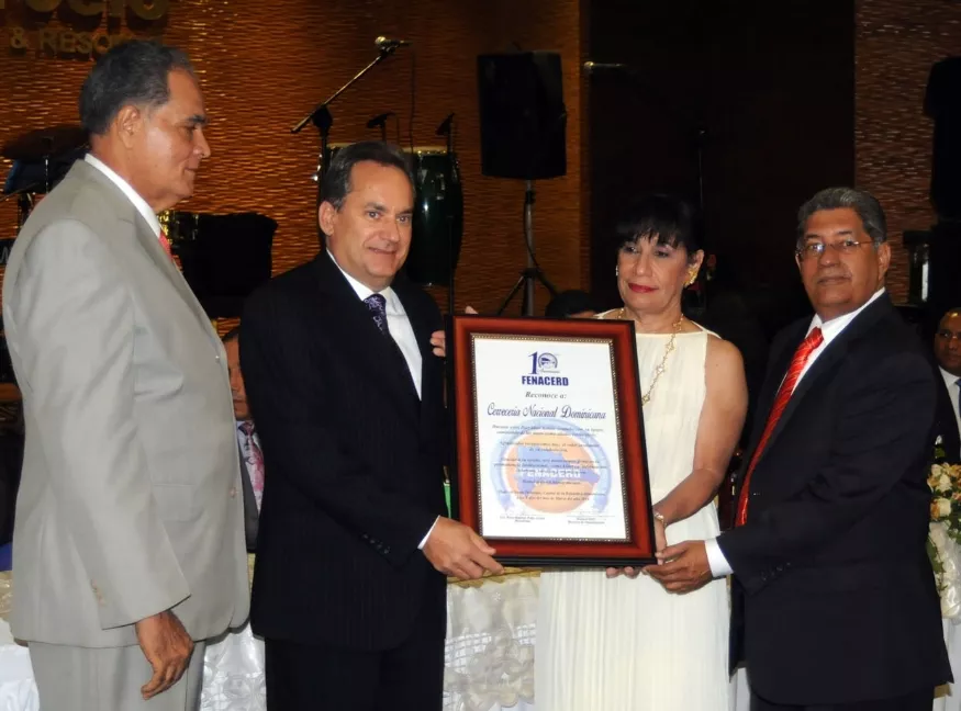 47_Clasificados_10_5,p01