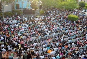 La Hermana Glenda reune multitud en la Feria Libro Católico