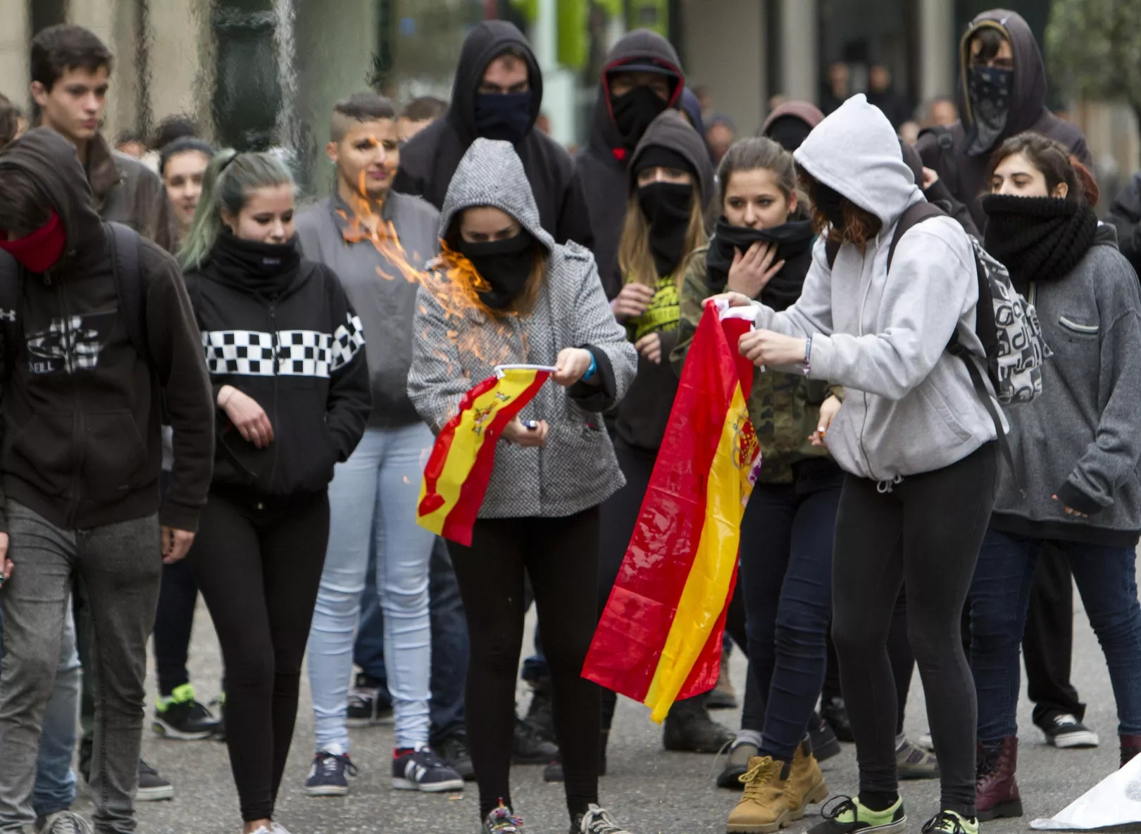 DISUELTA MANIFESTACIÓN EN VIGO TRAS ENCARARSE ORGANIZADORES Y ENCAPUCHADOS