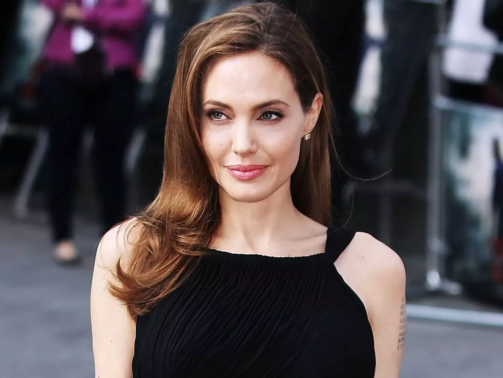 Angelina  se extirpa otros órganos para evitar  cáncer