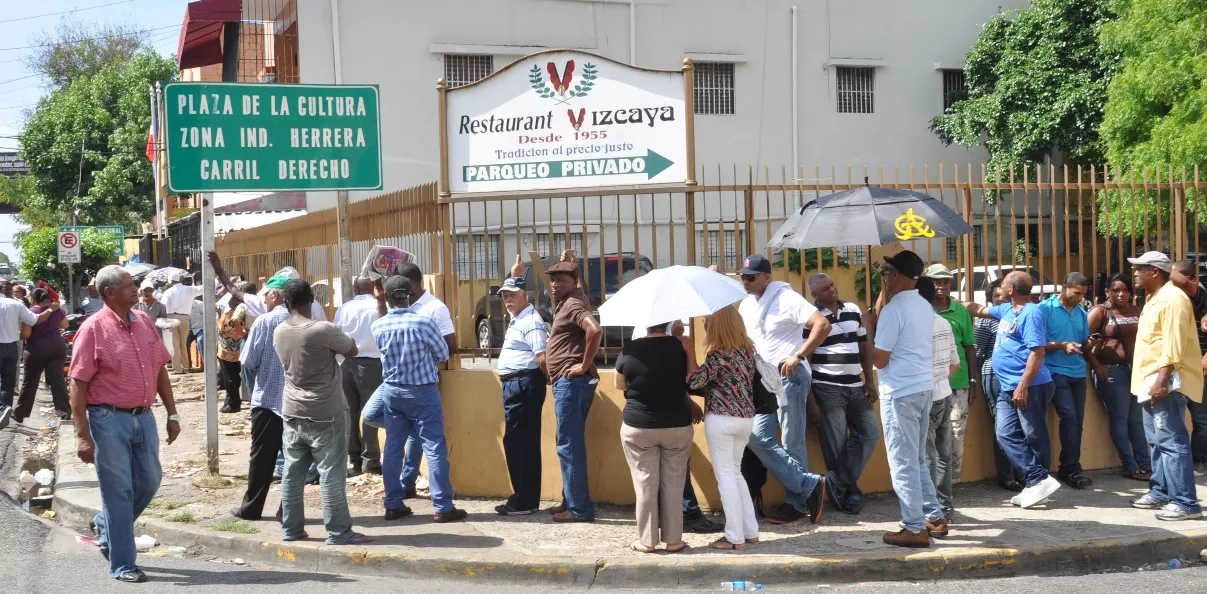 Población acude a la JCE en busca  nueva cédula