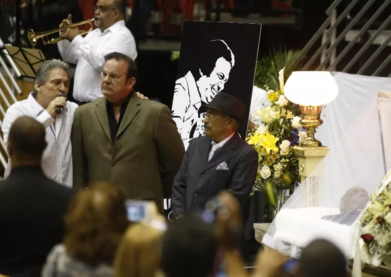 PUERTO RICO DESPIDE AL SALSERO CHEO FELICIANO