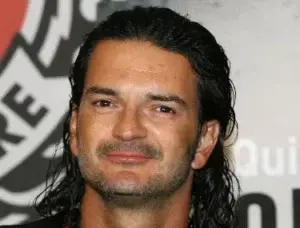 Ricardo Arjona lanzará su disco «Blanco» de manera exclusiva