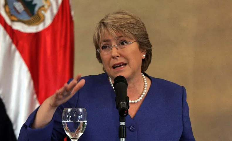 Bachelet pide “poner fin al silencio” sobre desaparecidos en dictadura