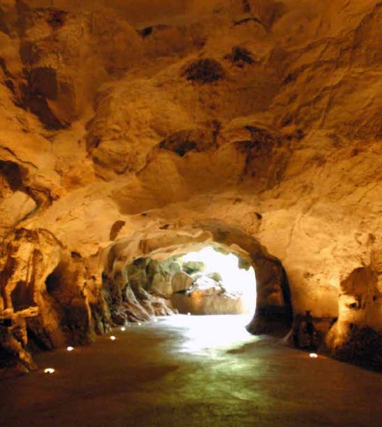 Comisión dirigirá investigación sobre eventual reconocimiento de Cuevas del Pomier como Capital Prehistórica