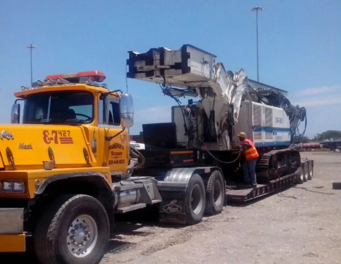 Sacan  de Haina las ‘pilotadoras’ viaducto Metro