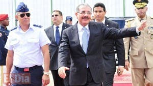 Presidente Danilo  Medina partió el mediodía hacia México