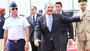 Presidente Danilo  Medina partió el mediodía hacia México