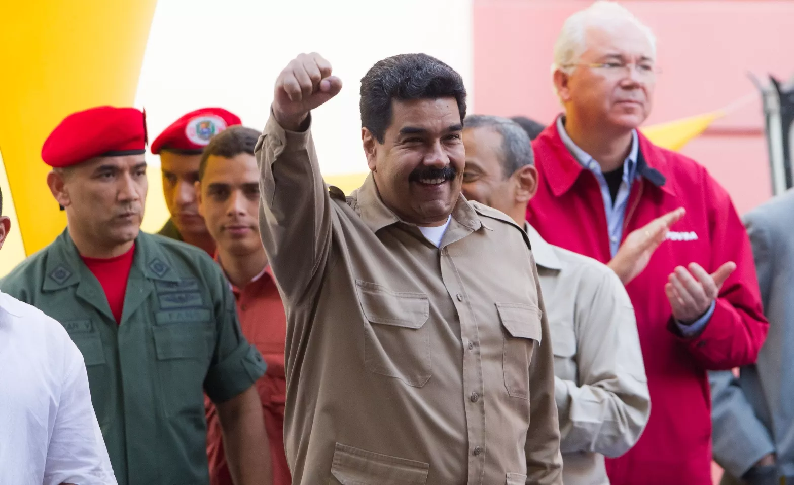 MADURO CUMPLE UN AÑO ELECTO EN MEDIO DE UNA CRISIS QUE LLAMA AL DIÁLOGO