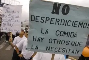 Cada persona desperdicia 300 kilos de alimentos al año, denuncia la FAO