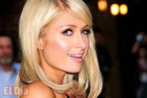 Paris Hilton demanda empresa de zapatos por un millón de dólares