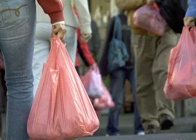 El Senado de Puerto Rico aprueba proyecto que prohíbe las bolsas de plástico