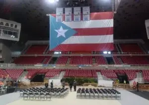 Abren las puertas para que el público se despida de Cheo Feliciano en el Coliseo  Roberto Clemente