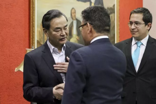  Canciller chino Wang Yi  inicia visita a Venezuela