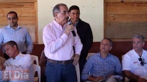 Presidente  otorga RD$30 millones en financiamiento a productores de Juncalito, Santiago