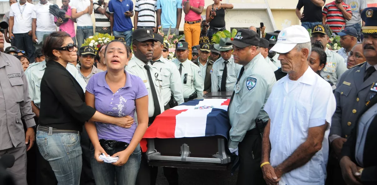 Amet:  “El país ha perdido a una policía de verdad”