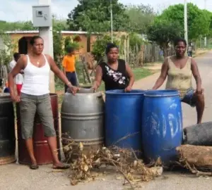 En Oviedo protestan por la falta de agua