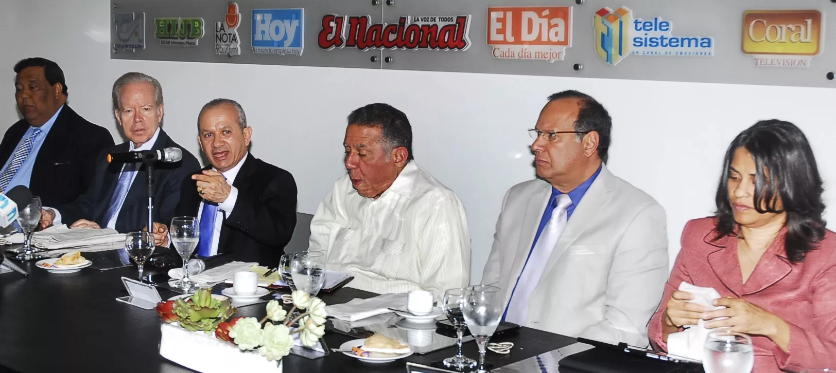 “En los hospitales no hay crisis”, dice Hidalgo