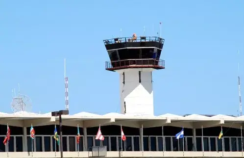 Alerta de bomba afecta las operaciones en AILA