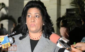 Cristina Lizardo promete seguir trabajando por población de Santo Domingo