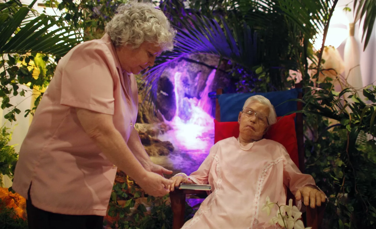 Georgina Chervony Lloren, Dolores Lamboy