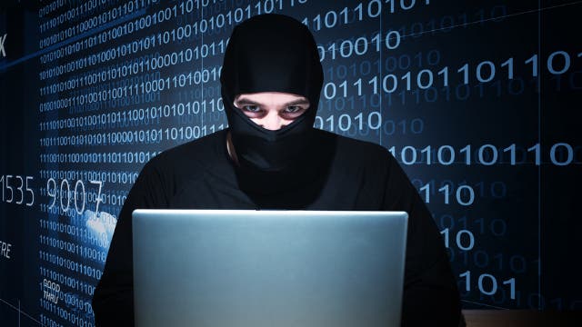 Condenan a 3 años de prisión a hacker fundador de Pirate Bay