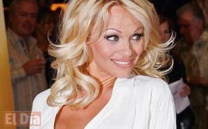 Pamela Anderson subasta baile con ella por unos 7.500 dólares