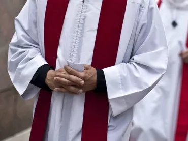 sacerdote- 0