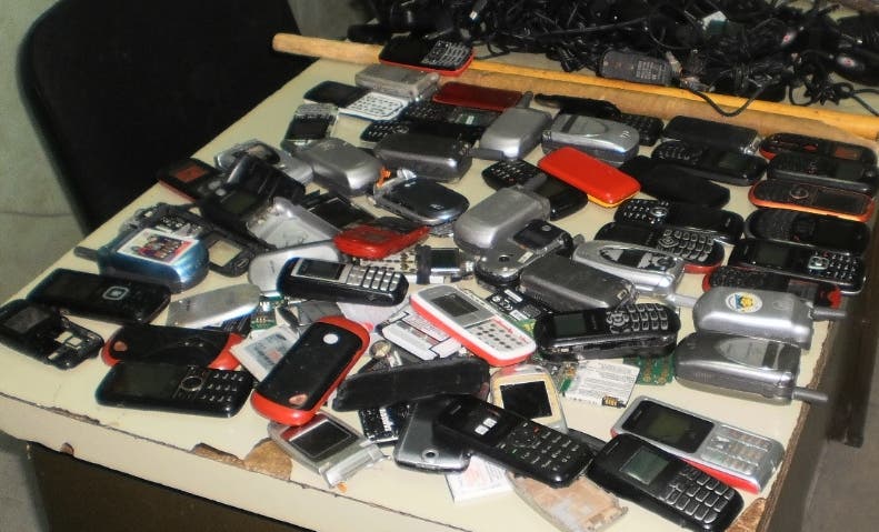 Ministerio Público allana y confisca 500 celulares en centro comercial Leslie