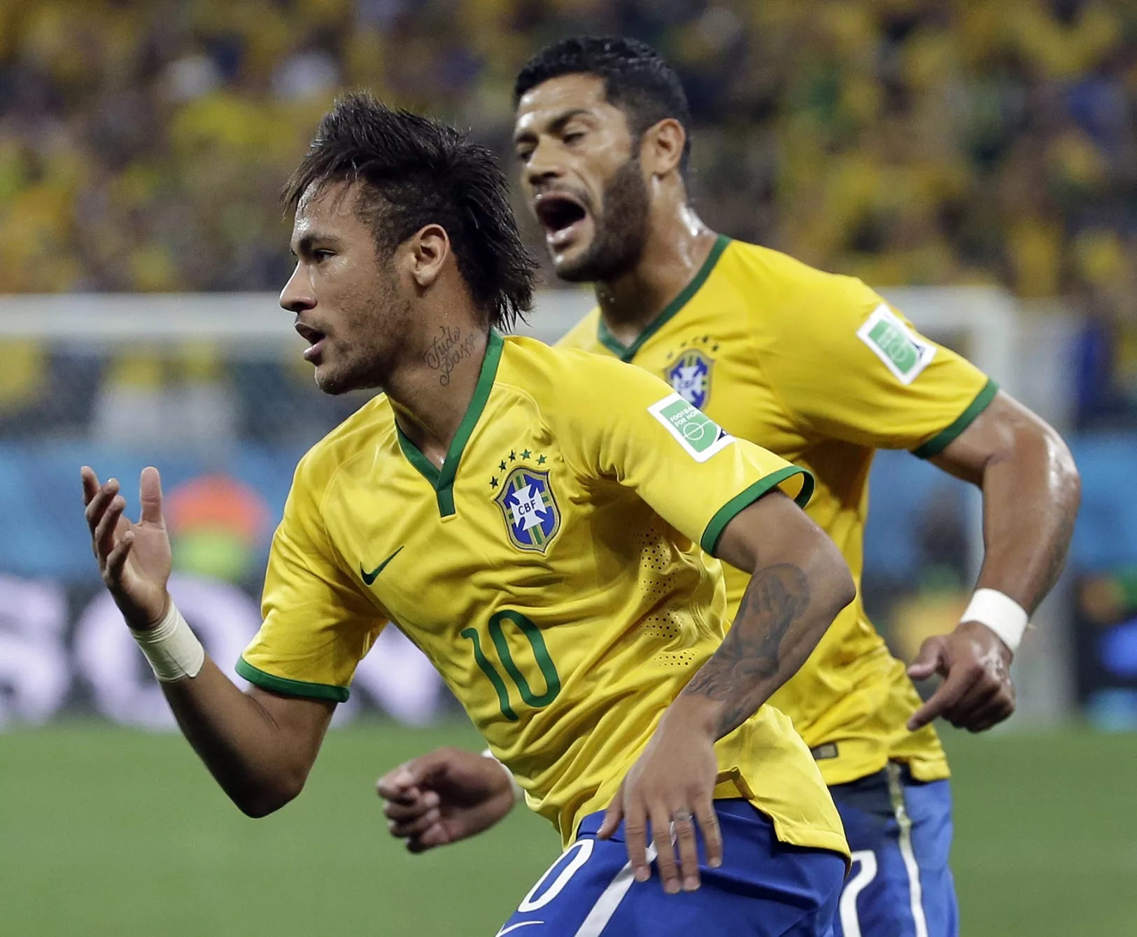 Neymar guía a  Brasil en debut ante Croacia