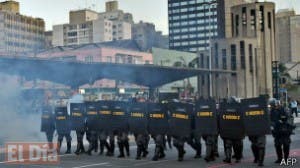 Policía brasileña lanza gases lacrimógenos contra manifestantes en Sao Paulo