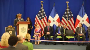 Presidente Medina encabeza inauguración de sede de la embajada de Estados Unidos