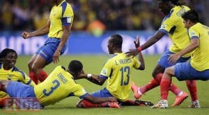 Ecuador le gana 2-1 a Honduras y sigue con vida