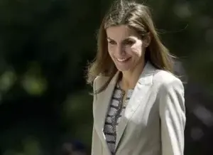 Reina Letizia se interesa por problema de embarazo de menores en República Dominicana