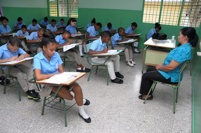 Educación dice fue mínima ausencia estudiantes en Pruebas Nacionales por Chikungunya  