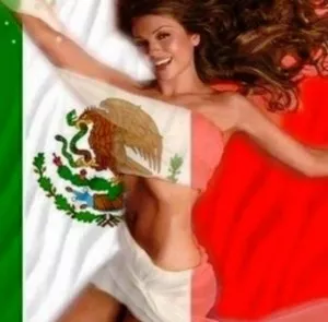 Thalía podría ser multada por uso de bandera de México en apoyo a selección de fútbol 