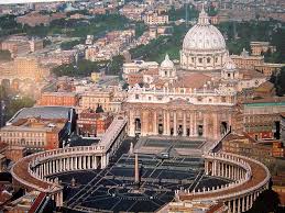 El Vaticano juzgará a cinco personas por filtración y publicación de documentos