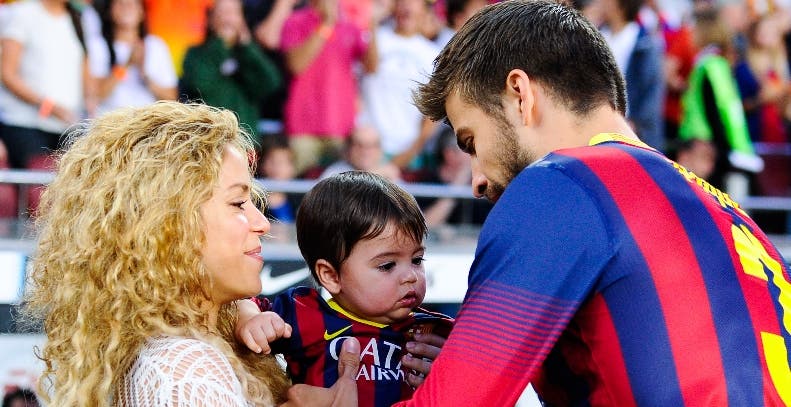 Piqué recuerda los insultos de la afición del Espanyol a Shakira y a su hijo Milan