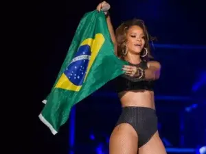 Rihanna: «Alemania pega a Brasil más fuerte de lo que me golpeaba Chris a mí»