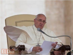 El papa expresa su “tristeza” por el asesinato de tres monjas