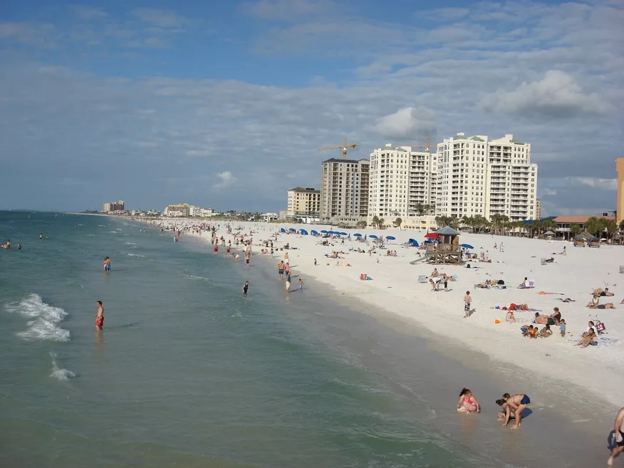 Un niño de 8 años es atacado por un tiburón en Florida y sobrevive