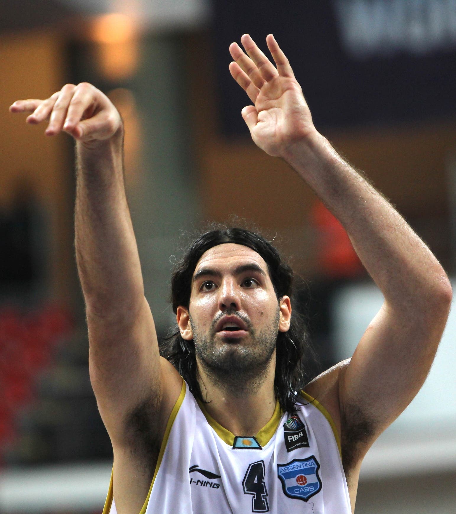 Luis Scola guía Argentina a clasificar en segunda ronda